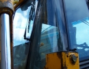 Výměna zadního rohového skla traktorbagr JCB